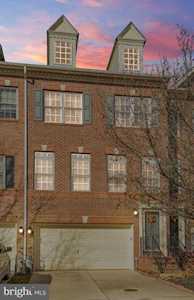 2475 Cheyenne Dr Gambrills, MD 21054