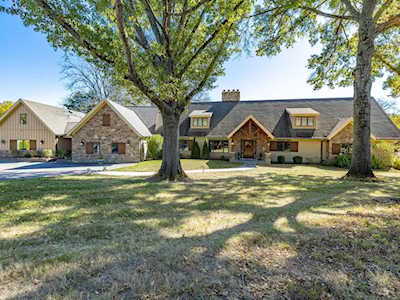 5 Glaizeview Rd Town And Country, MO 63017