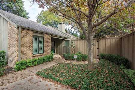 4107 Pokolodi Circle Addison, TX 75001