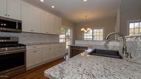 6009 Clearwater Cir Louisville, KY 40219