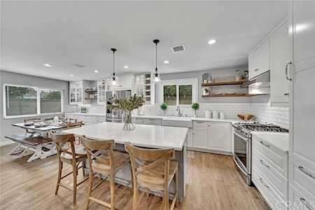 273 Albert Place Costa Mesa, CA 92627
