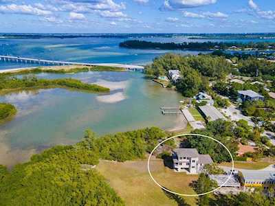 320 N Shore Rd Longboat Key, FL 34228