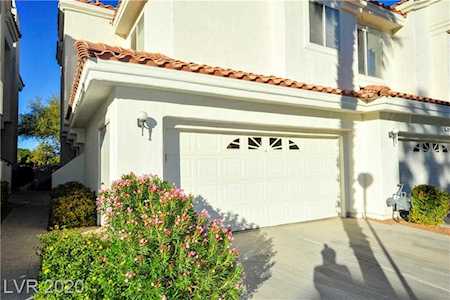 7624 Valley Green Dr #201 Las Vegas, NV 89149