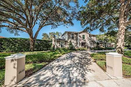 9028 Baywood Park Dr Seminole, FL 33777