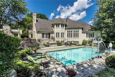 6205 Stonegate Ln Zionsville, IN 46077