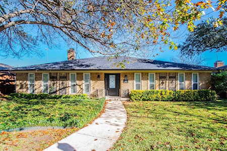 9527 Arborhill Drive Dallas, TX 75243