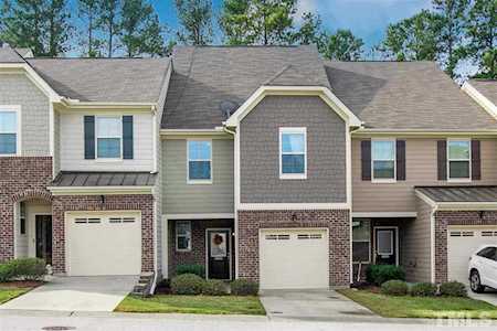 10025 Lynnberry Place Raleigh, NC 27617