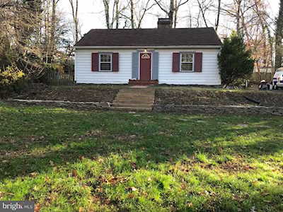 8516 Forest St Annandale, VA 22003