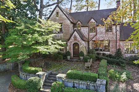 81 Lakeview Ave NE Atlanta, GA 30305