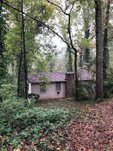 162 W Lake Drive Roswell, GA 30075