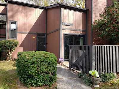 6113 Honeysuckle Ln Charlotte, NC 28212