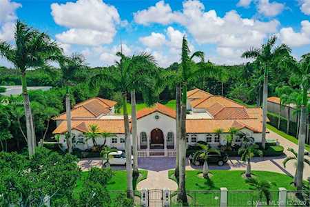 6590 SW 111th St Pinecrest, FL 33156