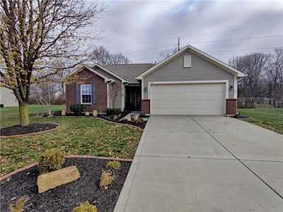 8228 Stonelick Dr Avon, IN 46123