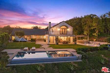 1126 Stradella Road Los Angeles, CA 90077