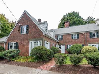137 Oak St #137 Newton, MA 02464