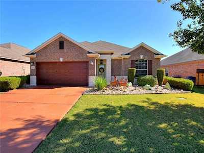 217 Hendelson LN Hutto, TX 78634
