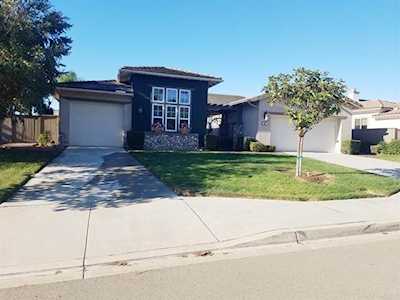 587 S Hidden Trails Rd Escondido, CA 92027