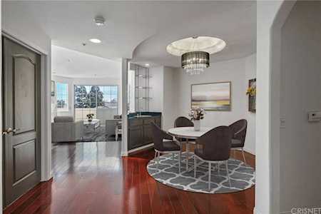 7218 Hillside Avenue #304 Hollywood, CA 90046