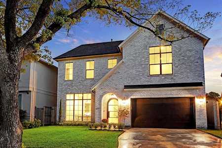 2121 W Main St Houston, TX 77098