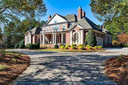 4504 Whitestone Way Suwanee, GA 30024