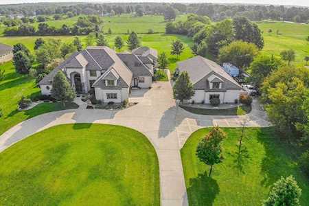 10217 S Stonehaus Dr Lees Summit, MO 64086