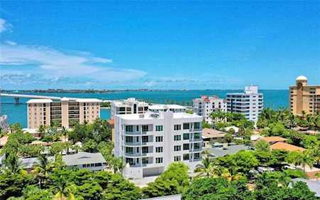 609 Golden Gate POINT #201 Sarasota, FL 34236