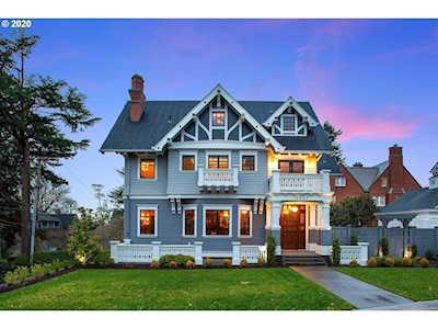 2023 SW Montgomery Dr Portland, OR 97201