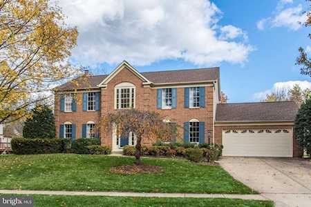 2355 Players Pond Ln Reston, VA 20191