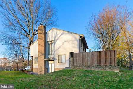8527 Jenner Ct Springfield, VA 22153