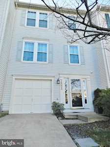 14224 Glade Spring Dr Centreville, VA 20121