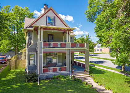 1731 Dupont Avenue N Minneapolis, MN 55411