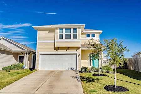431 Wapiti RD Buda, TX 78610