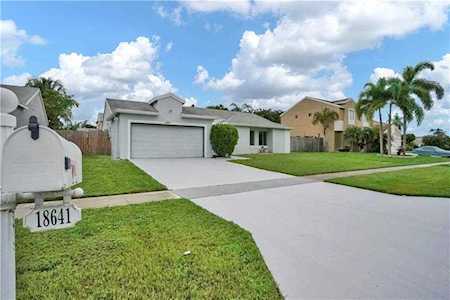 18641 Shauna Manor Dr Boca Raton, FL 33496
