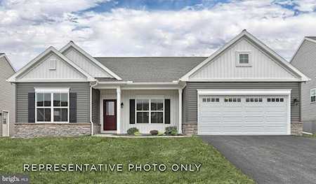 2077 Spring Wood Lane #421 Mechanicsburg, PA 17055