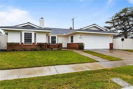 1621 White Oak Street Costa Mesa, CA 92626