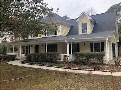 924 Georgian Point Dr Lawrenceville, GA 30045