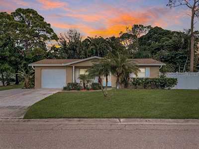 4855 Huntington St NE St Petersburg, FL 33703