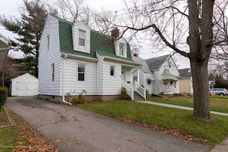 2305 Lyons Ave Lansing, MI 48910