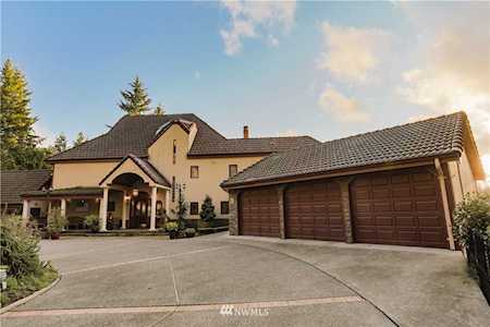 11085 Courtney Ln NE Poulsbo, WA 98370