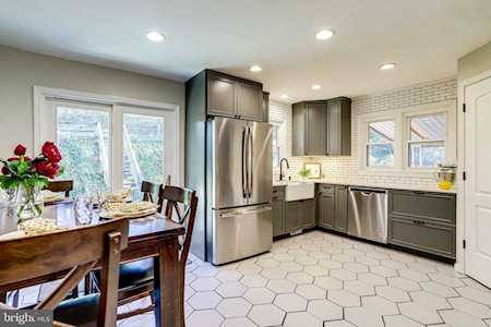 3903 Larchwood Rd Falls Church, VA 22041