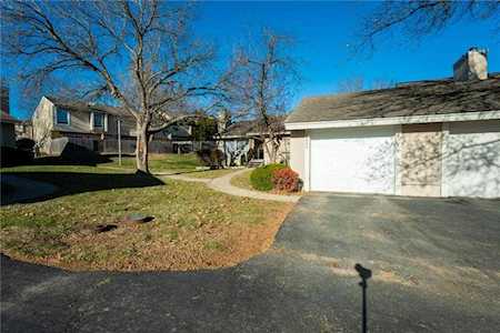 10993 Rosehill Rd Overland Park, KS 66210