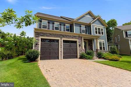 6502 Manor Ridge Ct Falls Church, VA 22043