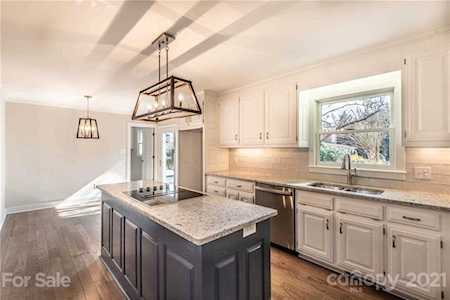 409 44th Ave Dr NW Hickory, NC 28601