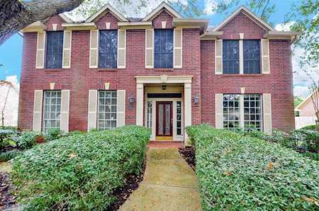 1811 Sugar Crossing Dr Sugar Land, TX 77478