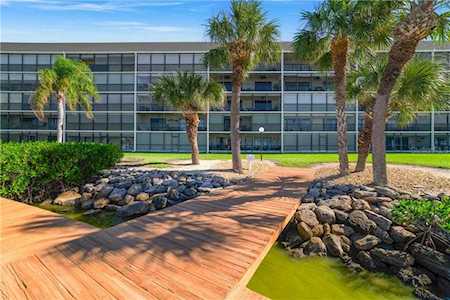 3873 S Banana River Blvd #307 Cocoa Beach, FL 32931