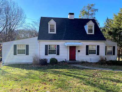 826 SW Windsor Roanoke, VA 24015