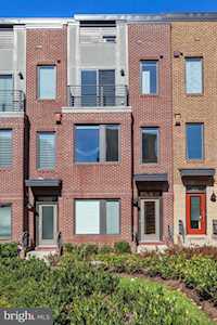 8323 Looking Glass Way Fairfax, VA 22031