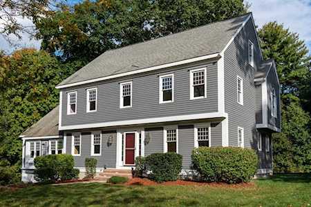 15 Stockwell Lane Southborough, MA 01772