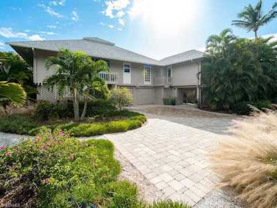 3827 Coquina Dr Sanibel, FL 33957