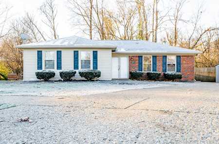 3720 Bartlett Ct Louisville, KY 40218